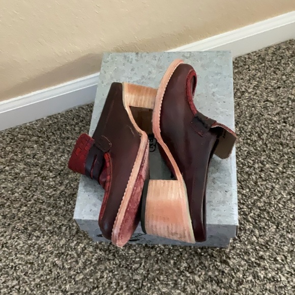 Freebird burgundy mules - Picture 7 of 8